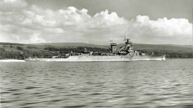 Le navi da guerra. Cruiser. Bel perdente