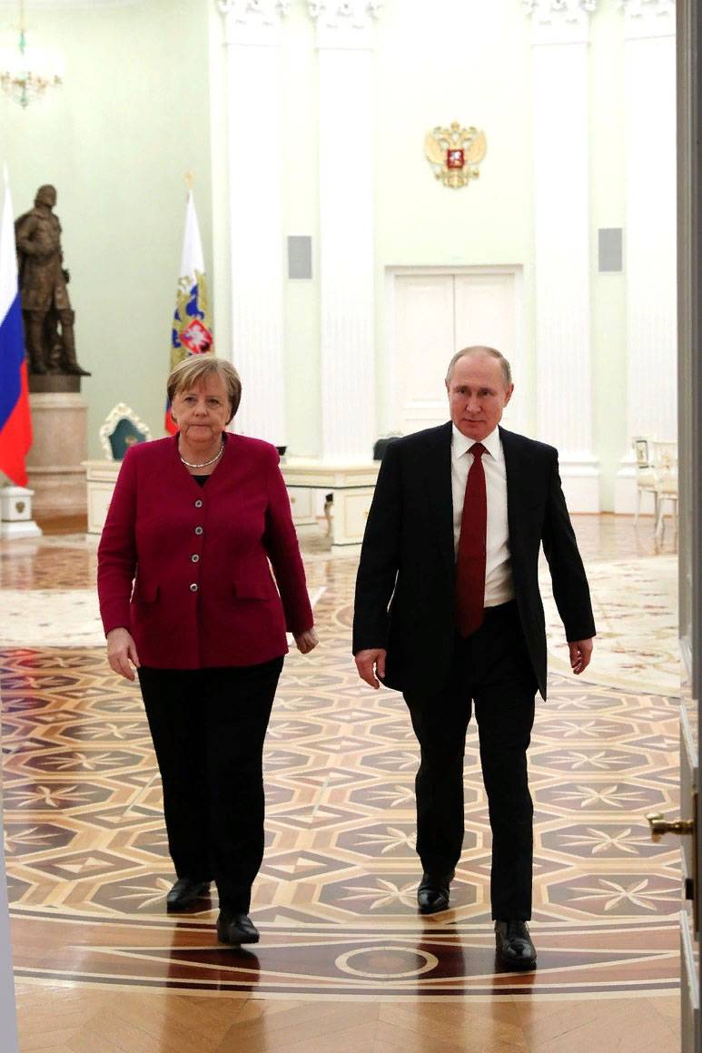 Nord Stream 2 -kaasuputken rakentaminen loppuun: Putin ja Merkel tapaavat Kremlissä