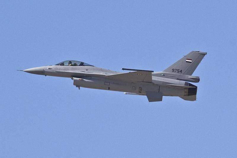 Истребитель F-16 ВВС Египта потерпел крушение над Синайским полуостровом