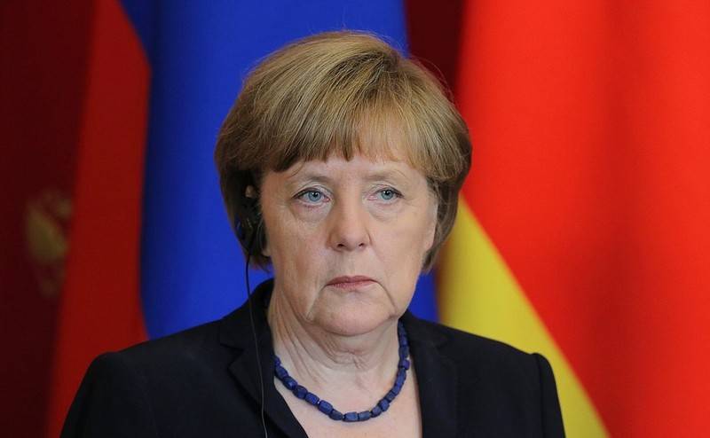 En Alemania, anunció el objetivo de Merkel para evitar el "triunfo ruso" en Libia