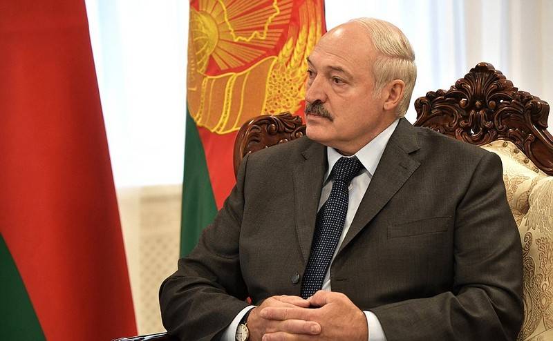 "Non voglio essere l'ultimo presidente della Bielorussia": Lukashenko accusa la Russia di pressioni