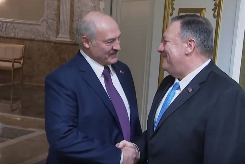 Mike Pompeo und Alexander Lukaschenko treffen sich in Minsk