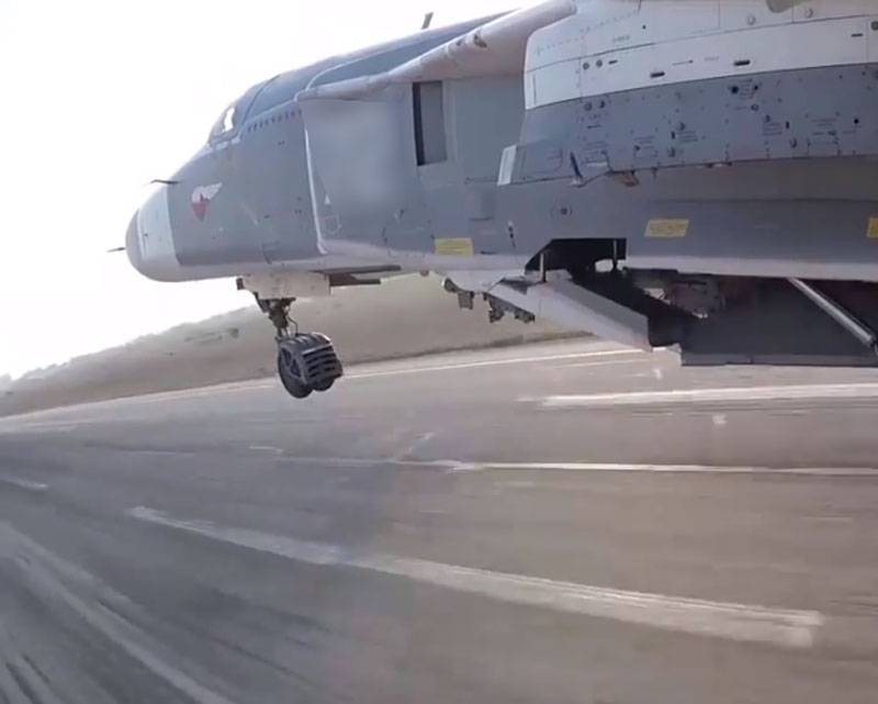 A video of the interrupted landing of the Su-24 due to unreached chassis struts is shown