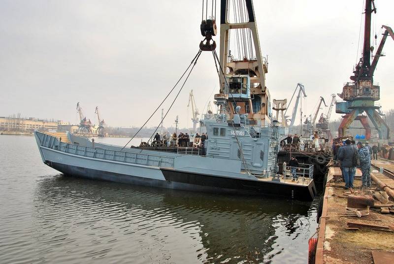 a Ukrainian Navy are armed with the repaired landing craft