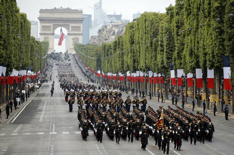 프랑스 군대는 모스크바에서 열린 승리 퍼레이드에 초대되었습니다