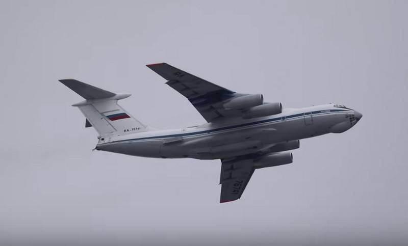 В Сети появилось видео бомбометания военно-транспортных самолётов Ил-76МД