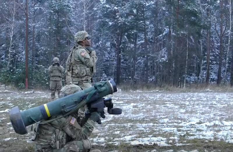 Polish army armed with American anti-tank systems Javelin