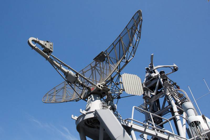 En Rostec, anunció el desarrollo de una nueva generación de antenas para buques.