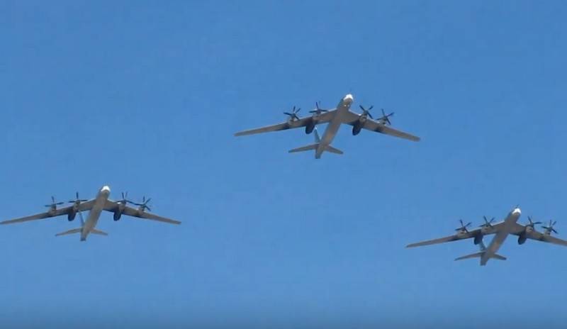 As tripulações dos estrategistas russos Tu-95S começaram os preparativos para o desfile da vitória