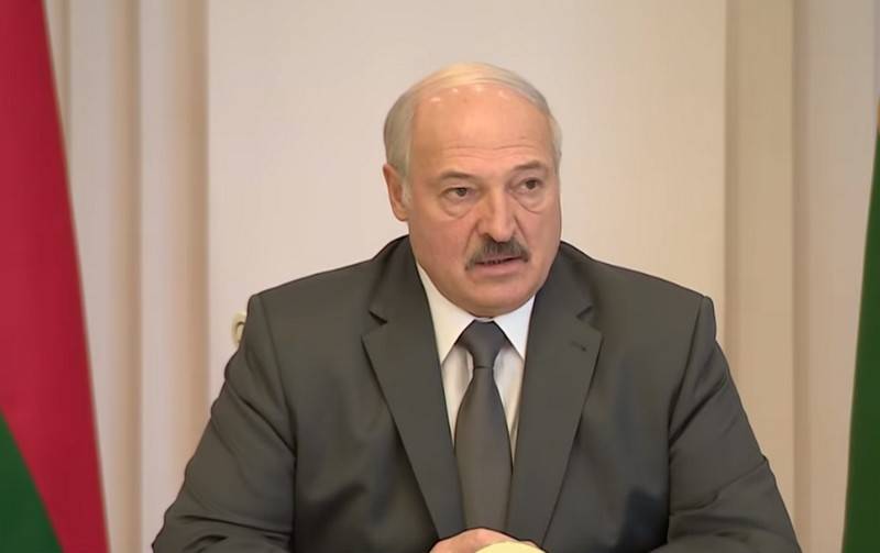 Lukashenko will not send charters for Belarusians “traveling abroad”