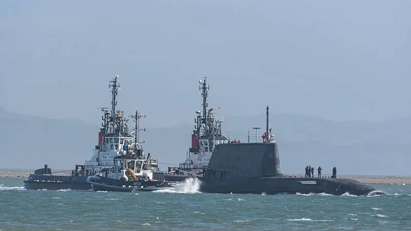 The fourth British atomic submarine of the Astyut class sailed for the first time