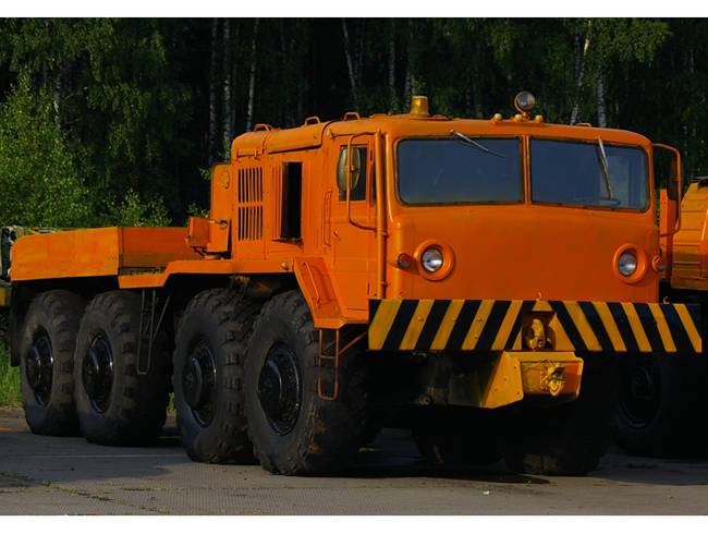 Tractor de propósito estratégico. MAZ-537: de Minsk a Kurgan