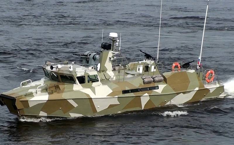 Em São Petersburgo, dois barcos-patrulha do projeto 03160 Raptor foram lançados