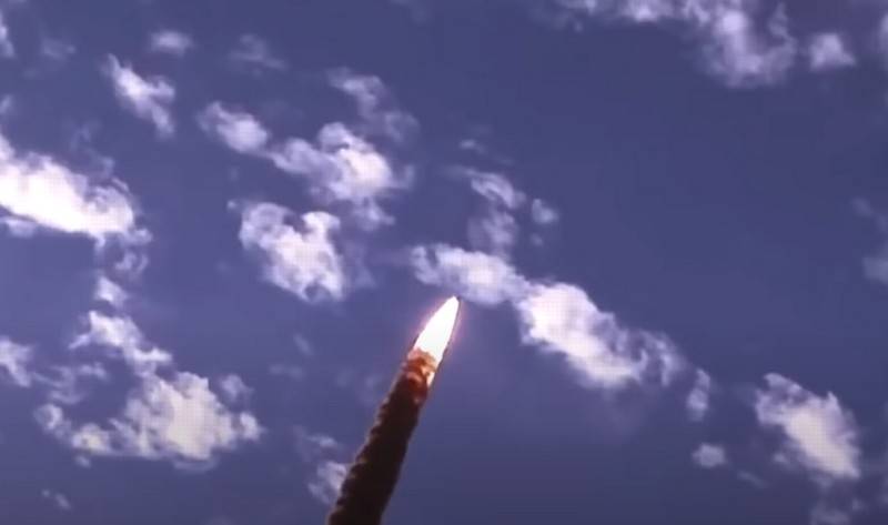 पेंटागन में, रूसी विरोधी उपग्रह मिसाइल को "संयुक्त राज्य अमेरिका के लिए खतरा" के रूप में मान्यता दी गई थी।