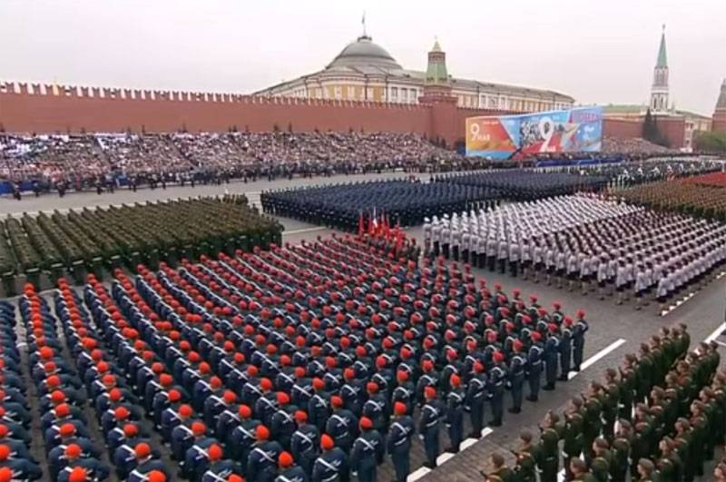 "Kanggo homo sovieticus, iki minangka perkara sing ora bisa dipikirake": Polandia aktif menehi komentar babagan keputusan Putin babagan Parade Kemenangan