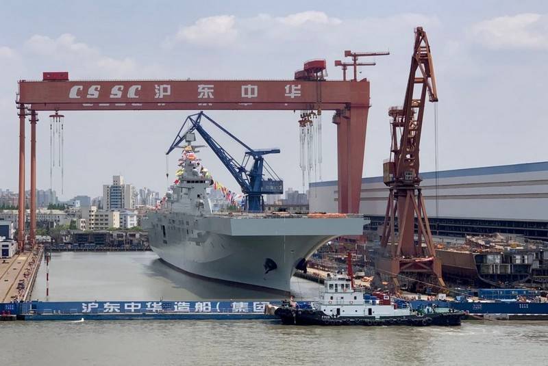 Proyecto 075 segundo barco de desembarco universal lanzado en China