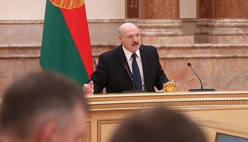 Na Polônia, falou sobre os acordos sobre o fornecimento de petróleo à Bielorrússia