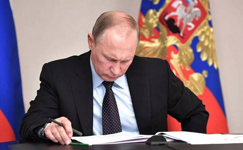 Putin telah menyederhanakan perolehan kewarganegaraan Rusia
