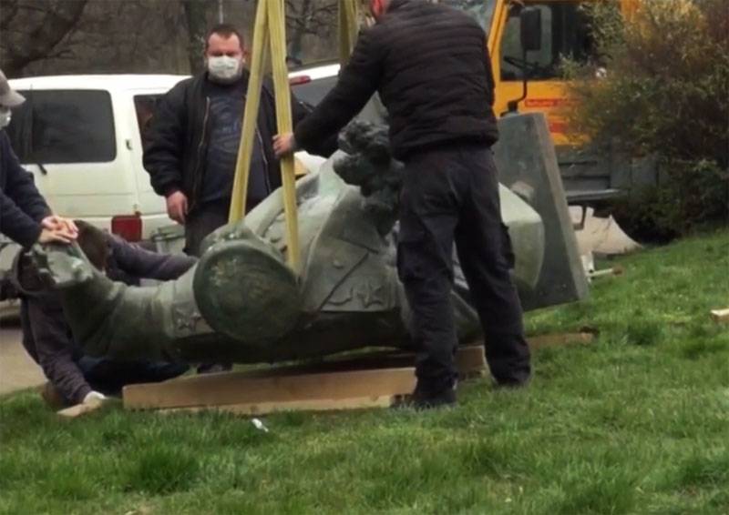 Pomník maršála Koněva rozebraný v Praze může být předán Rusku