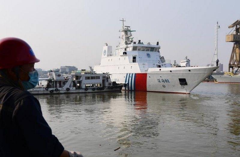 China launches a ship equipped with a hybrid installation with lithium-ion batteries