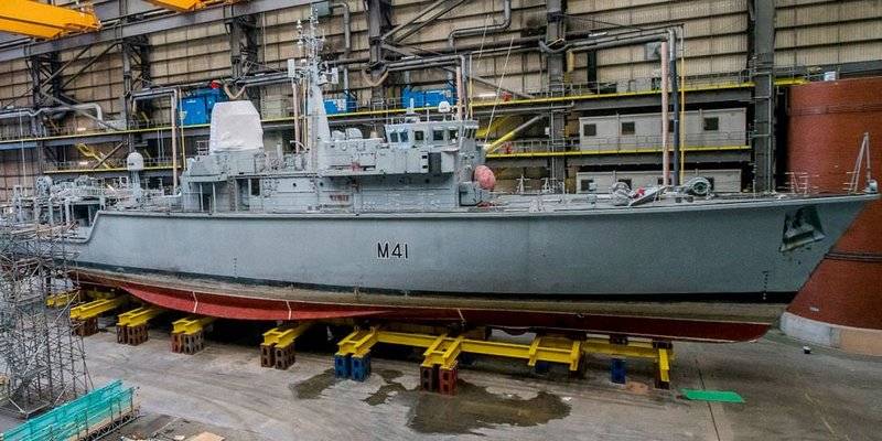 Lithuanian Navy replenished with decommissioned British minesweeper M 41 Quorn type Hunt