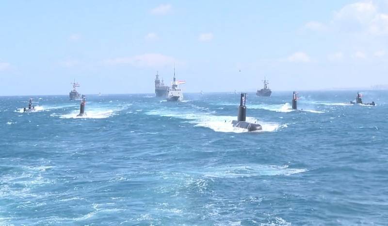 El tercer submarino diesel-eléctrico del proyecto 209 / 1400Mod fue recibido por un desfile naval a su llegada a Egipto.