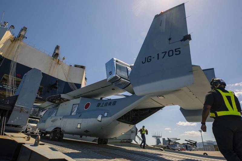 Jepang nampa tiltrotor Bell Boeing V-22В Osprey pisanan
