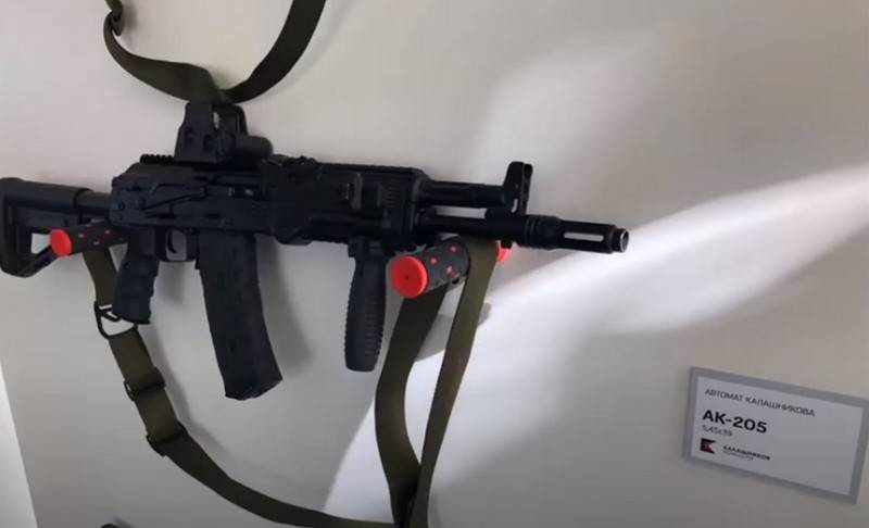 Pengawal Rusia memerintahkan pasokan senapan serbu Kalashnikov seri ke-200