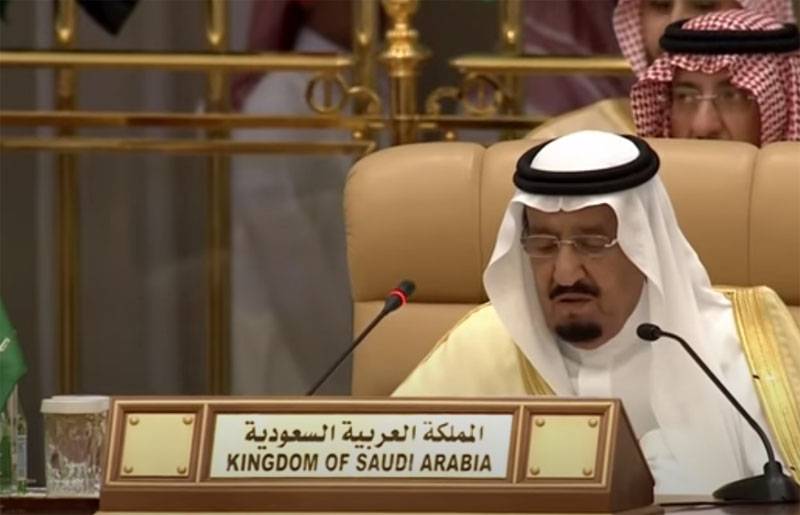 Di Barat, mereka menulis tentang Arab Saudi "baru" - dengan meningkatnya ketidakpuasan dengan kebijakan raja