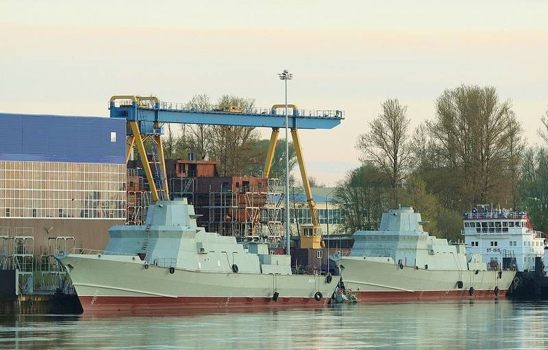 Livraison de deux MRC du projet 22800 au chantier naval Pella