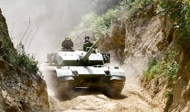 Замеченные странности учений китайской танковой бригады