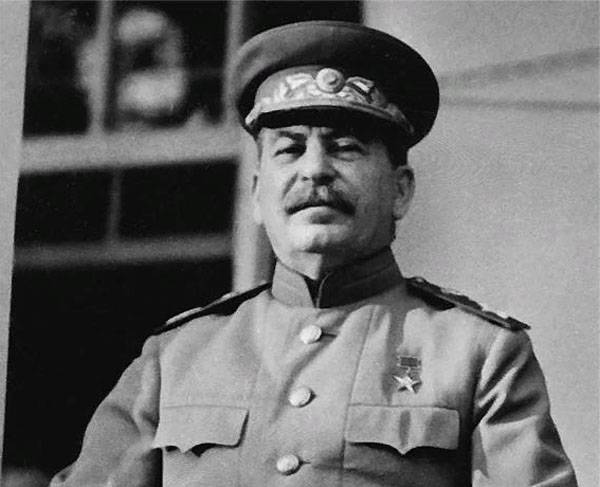 Как Сталин генералиссимусом стал
