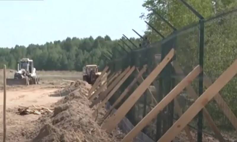 Kyiv once again postponed the completion of the construction of a wall on the border with Russia