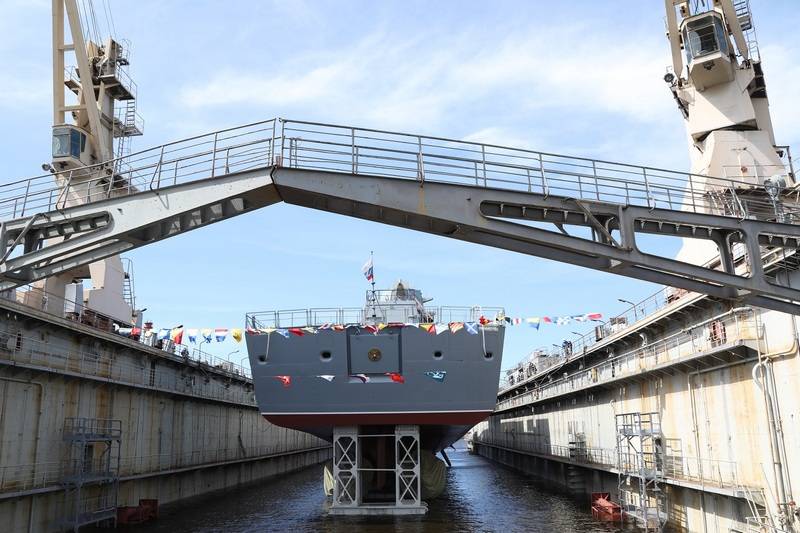 Frigate katelu saka project 22350 "Admiral Golovko" dibukak