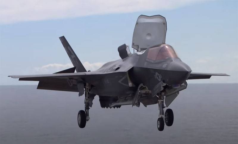 Amerikan test pilotu F-35'in arkasındaki "kabarcık" gizli kaplama nedenleri hakkında konuştu