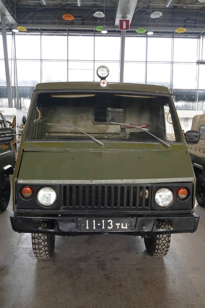 Nouveau Collecteur D'admission De La Voiture Russe D'uaz Isolé Sur