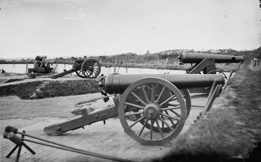 两架1829口径32磅重(14,5千克)口径大炮通过james方法改装为线膛炮