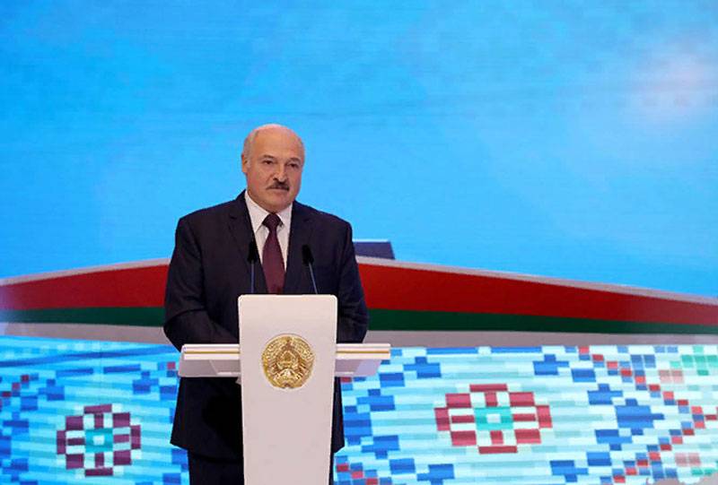 푸틴의 Lukashenka : 벨로루시를 구하기 위해 싸울 수 없다는 것을 이해합니다