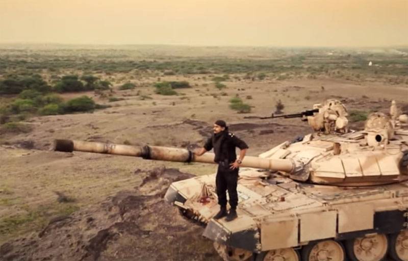 L'Inde avec l'aide d'avions C-17 de fabrication américaine a transféré des chars T-90 plus près de la région de la vallée du Galvan