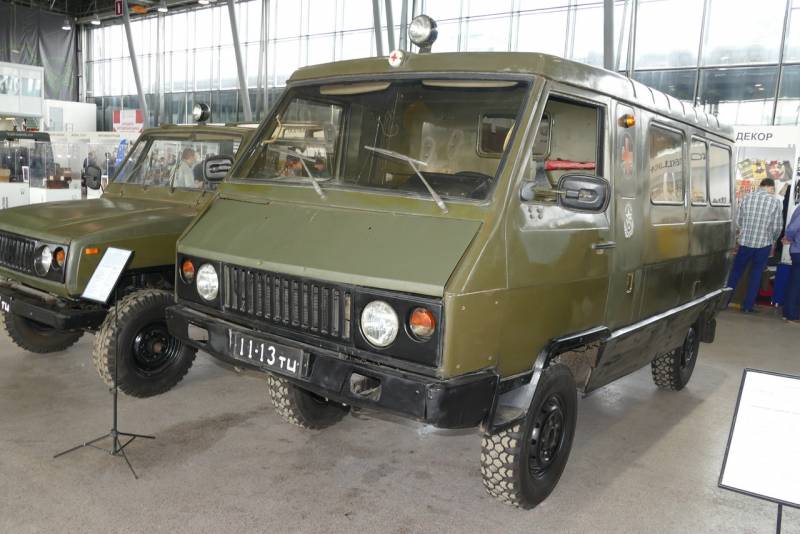 Nouveau Collecteur D'admission De La Voiture Russe D'uaz Isolé Sur