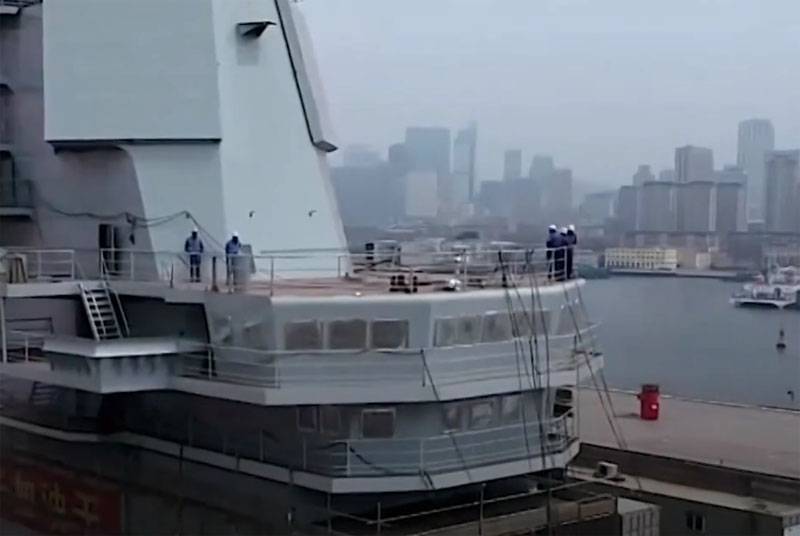建造中的003型中国航母在造船厂“消失”的地方：在美国提出了假设