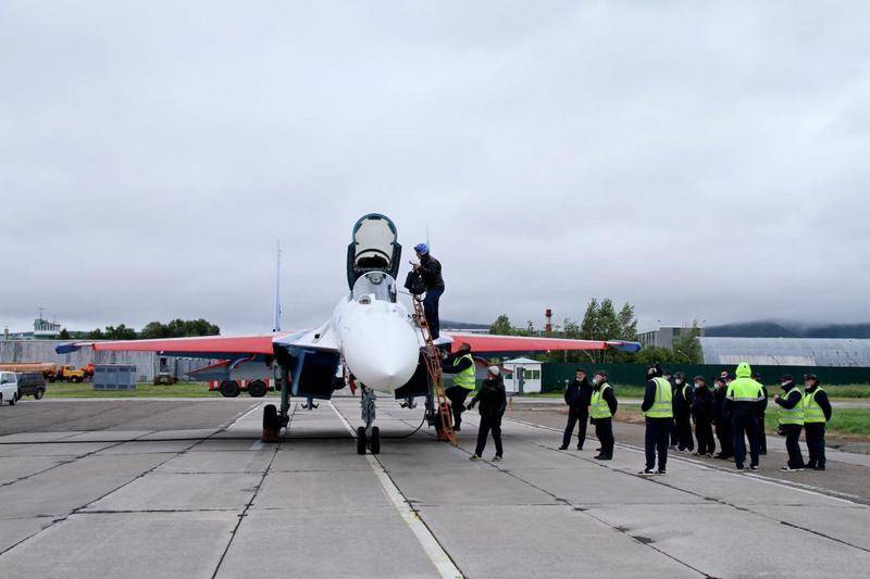 أربعة مقاتلين جدد من طراز Su-35S للفرسان الروس جاهزون للنقل