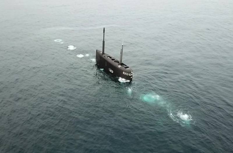 DEPL "Kolpino" Flotte de la mer Noire a travaillé sur une plongée en haute mer avec "allongé sur le sol"