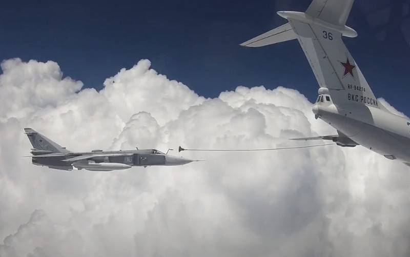 Um vídeo de um reabastecimento Su-30SM e Su-24 sobre a Crimeia apareceu na Web