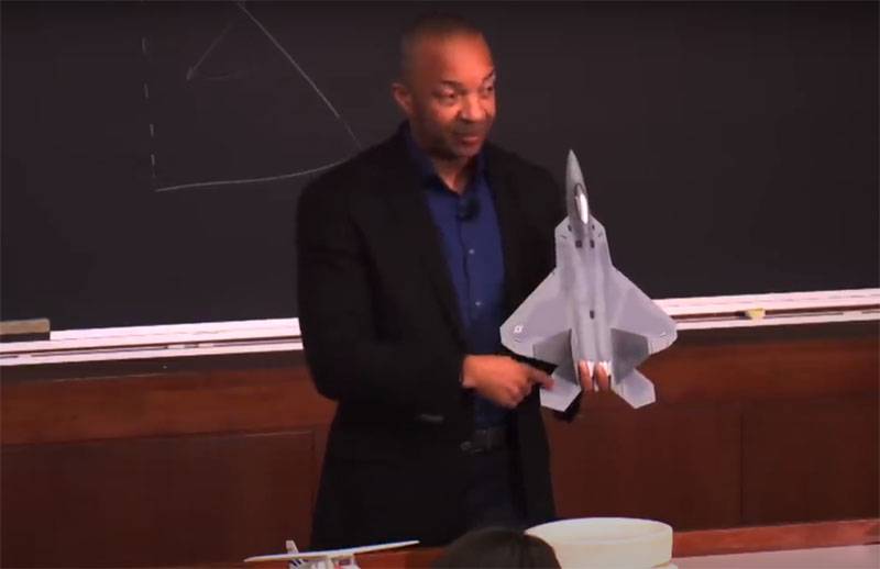 “A remarkable level of automation”: lecture by the US Air Force pilot on piloting the F-22