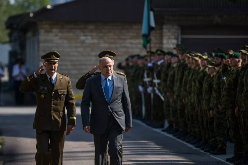 Menteri Pertahanan Estonia Jüri Luik nyebut Rusia minangka mungsuh