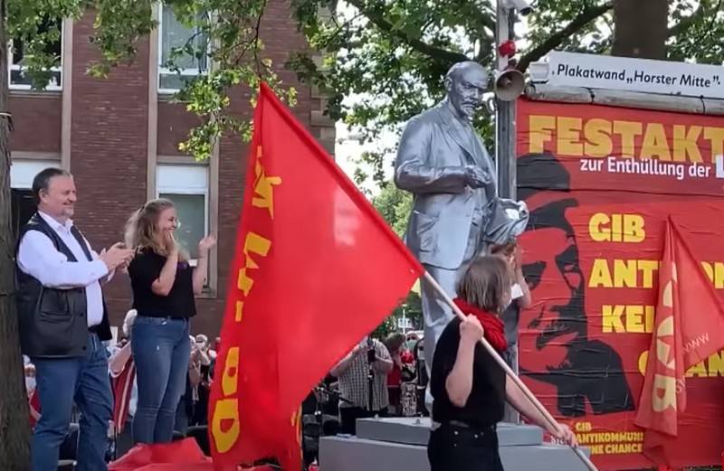 Deputado da Polónia exigiu demolir um monumento a Lenin na Alemanha