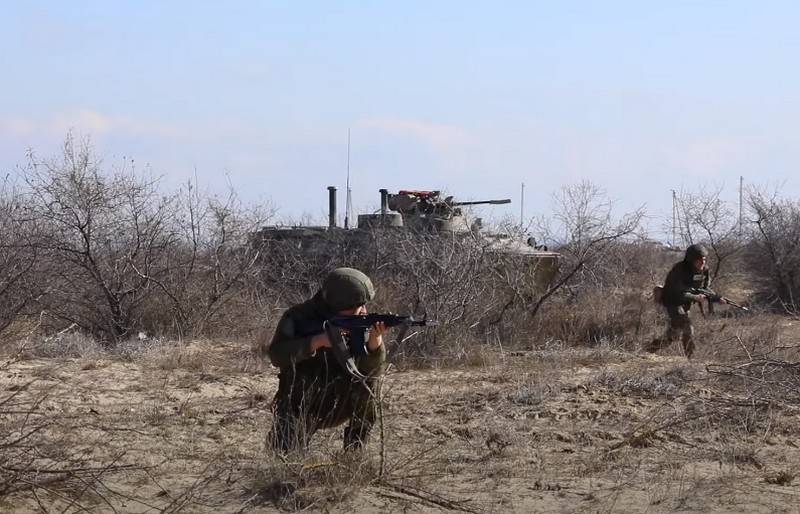 Marines against airborne forces: naval and airborne assault exercises were held in the Caspian Sea