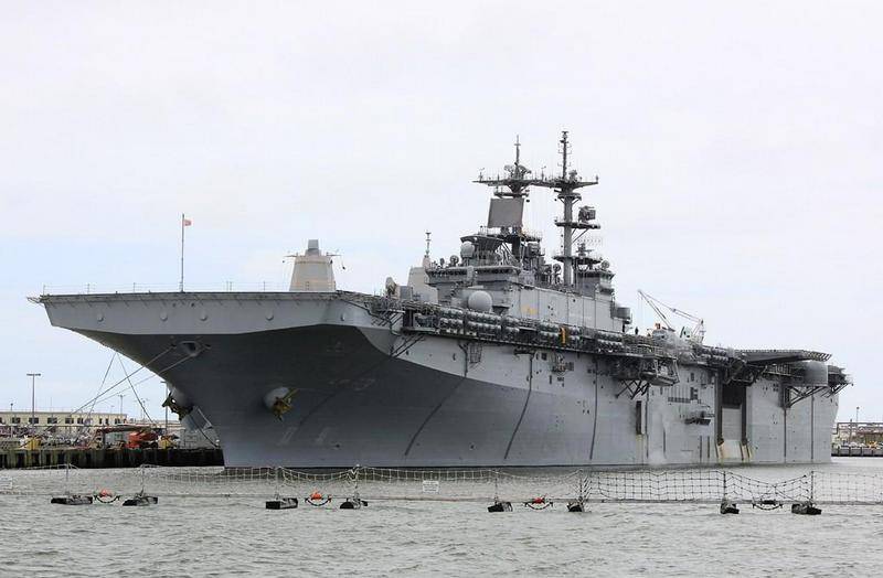 Еще один пожар на УДК ВМС США: в Норфолке приостановлен ремонт USS "Kearsarge"