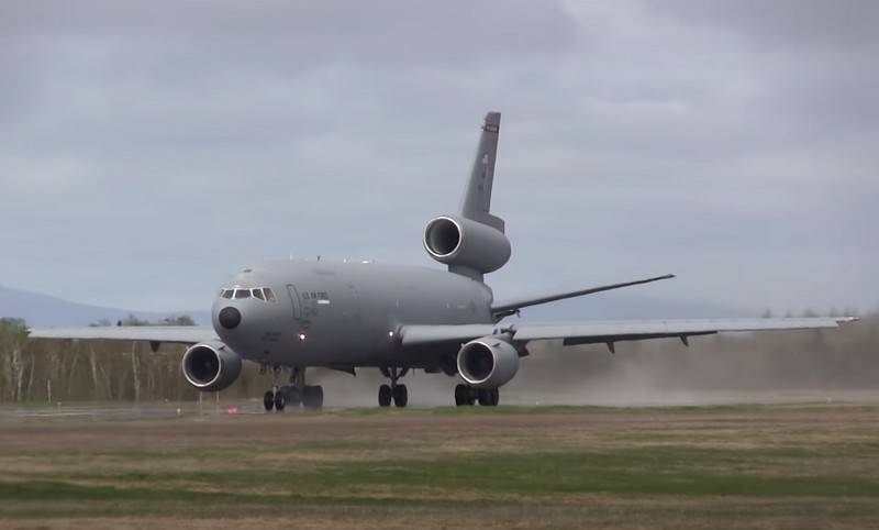 La Fuerza Aérea de EE. UU. Comienza a desmantelar un avión cisterna KC-10 Extender